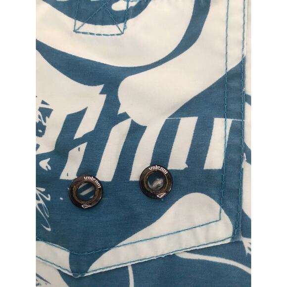 Volcom swim shorts - Picture 8 of 10